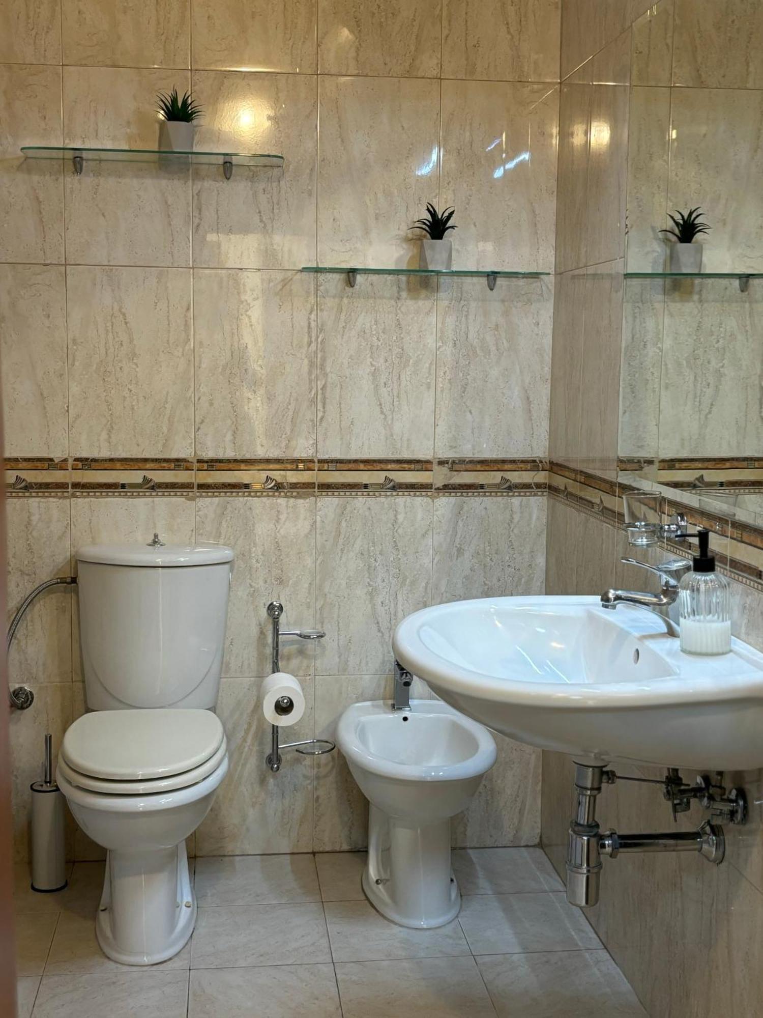 Tam 2Bdr Center Taiwan Apartment Tirana Exterior foto